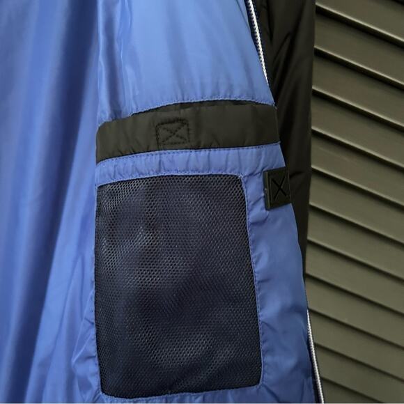 Lands’ End Men’s Black and Blue Zip-Up Puffer Jacket, Size Small 34-36 - Picture 10 of 13